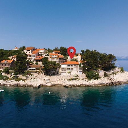 Cozy Apartment In Prigradica With House Sea View المظهر الخارجي الصورة