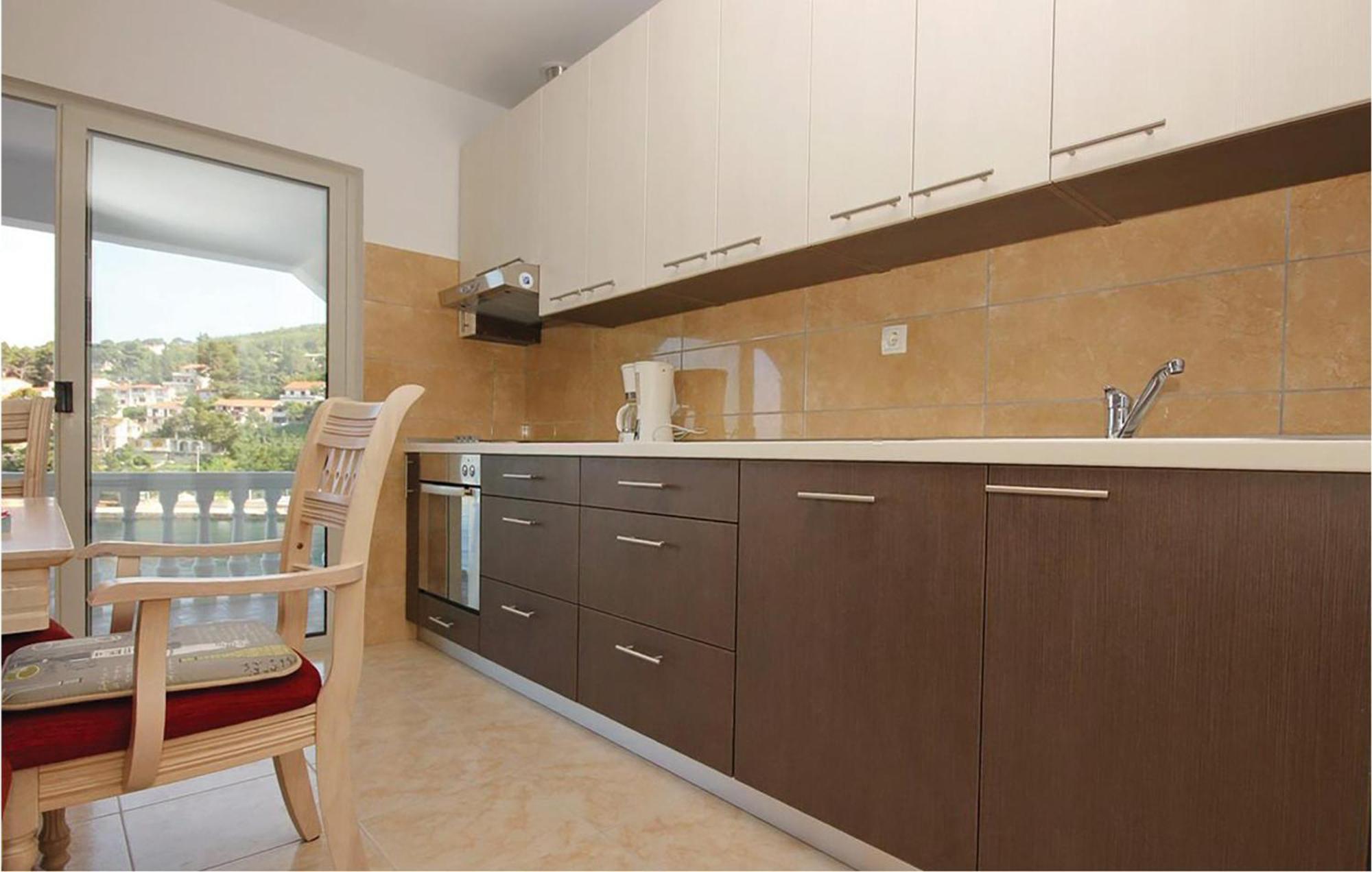 Cozy Apartment In Prigradica With House Sea View المظهر الخارجي الصورة