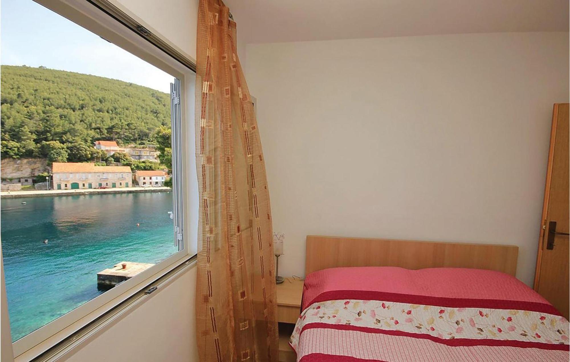 Cozy Apartment In Prigradica With House Sea View المظهر الخارجي الصورة