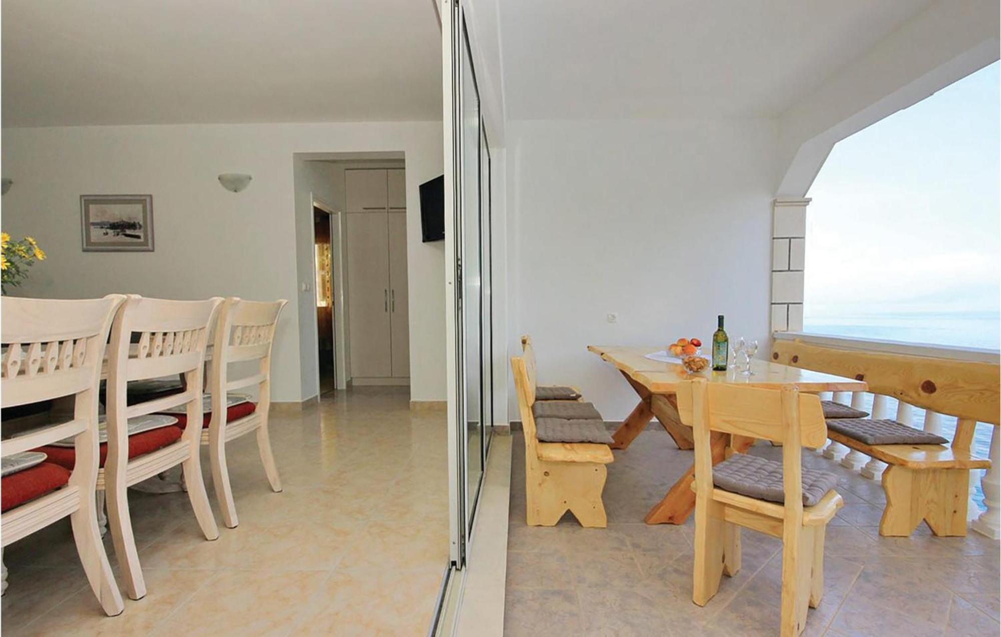 Cozy Apartment In Prigradica With House Sea View المظهر الخارجي الصورة