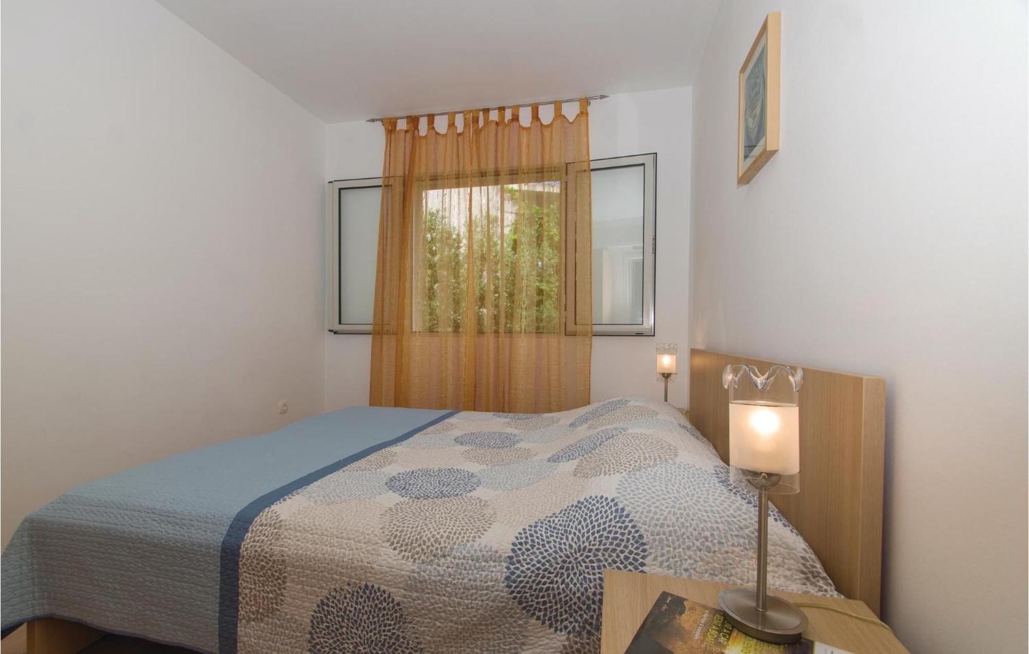 Cozy Apartment In Prigradica With House Sea View المظهر الخارجي الصورة
